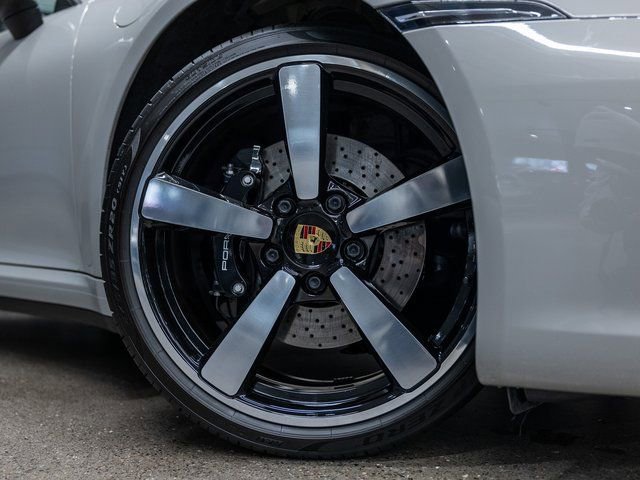 Certified 2022 Porsche 911 Targa 4S w/ Premium Package image 15