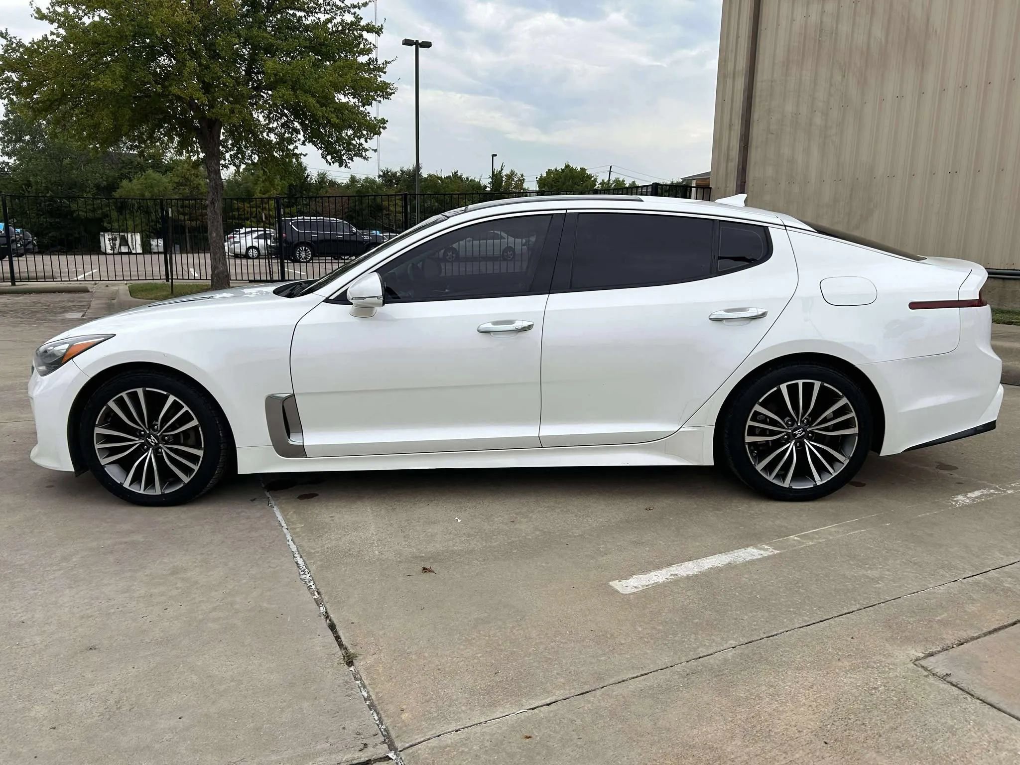 Used 2018 Kia Stinger Premium image 8