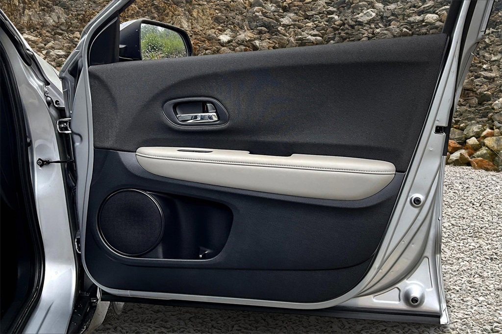 Used 2021 Honda HR-V LX image 22