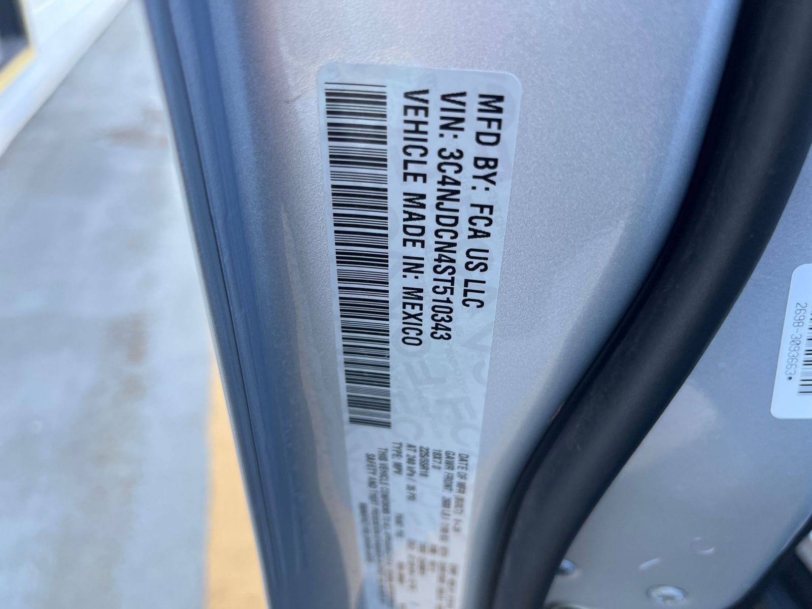 Used 2025 Jeep Compass Limited image 30