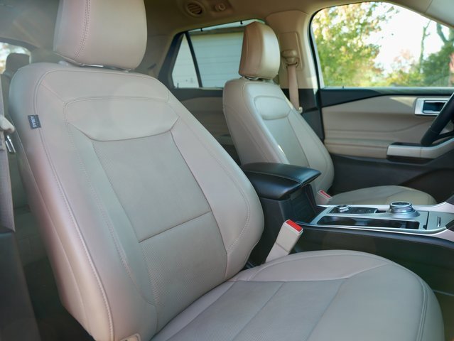 Used 2023 Ford Explorer Limited image 9