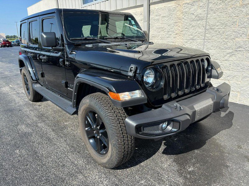 Used 2023 Jeep Wrangler Unlimited Sahara AWD/4WD image 2