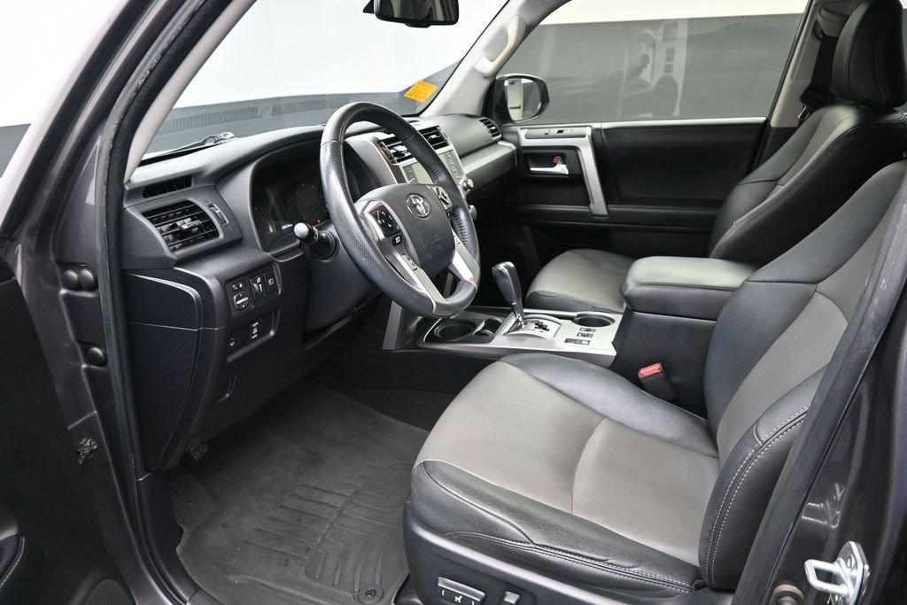 Used 2021 Toyota 4Runner SR5 Premium w/ Moonroof Package RWD image 21