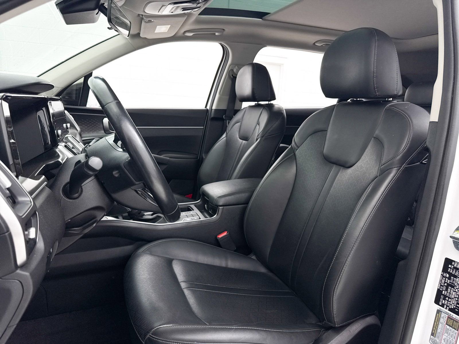 Used 2022 Kia Sorento S w/ Panoramic Sunroof Package image 19