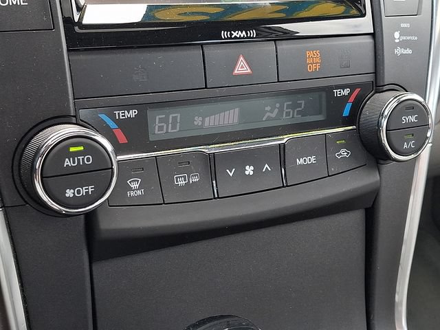 Used 2016 Toyota Camry XLE w/ Moonroof Package FWD image 16