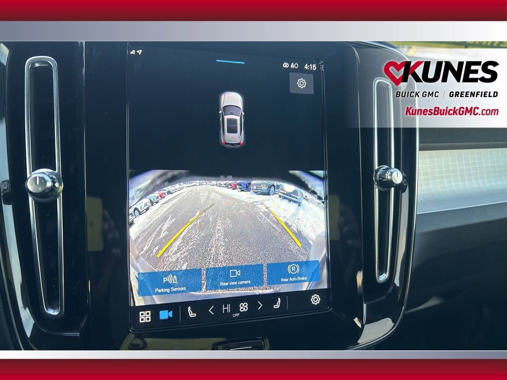 Used 2024 Volvo XC40 B5 Core image 30