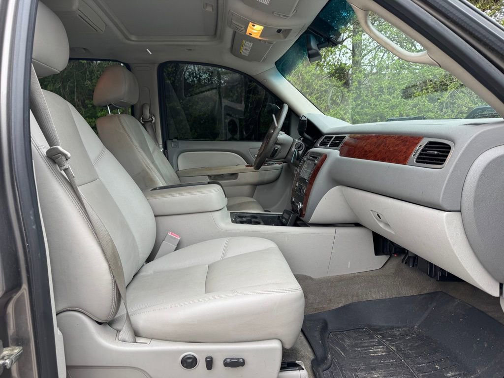 Used 2013 Chevrolet Silverado 3500 LTZ w/ LTZ Plus Package image 9