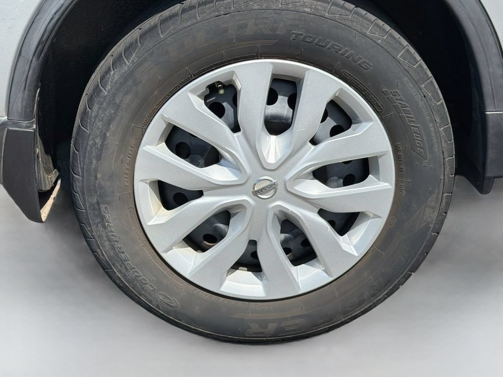 Used 2016 Nissan Rogue S w/ Appearance Package AWD/4WD image 9