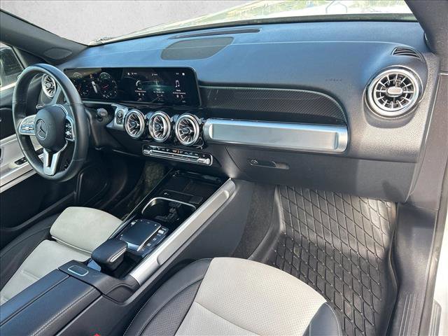 Used 2022 Mercedes-Benz GLB 250 4MATIC image 21