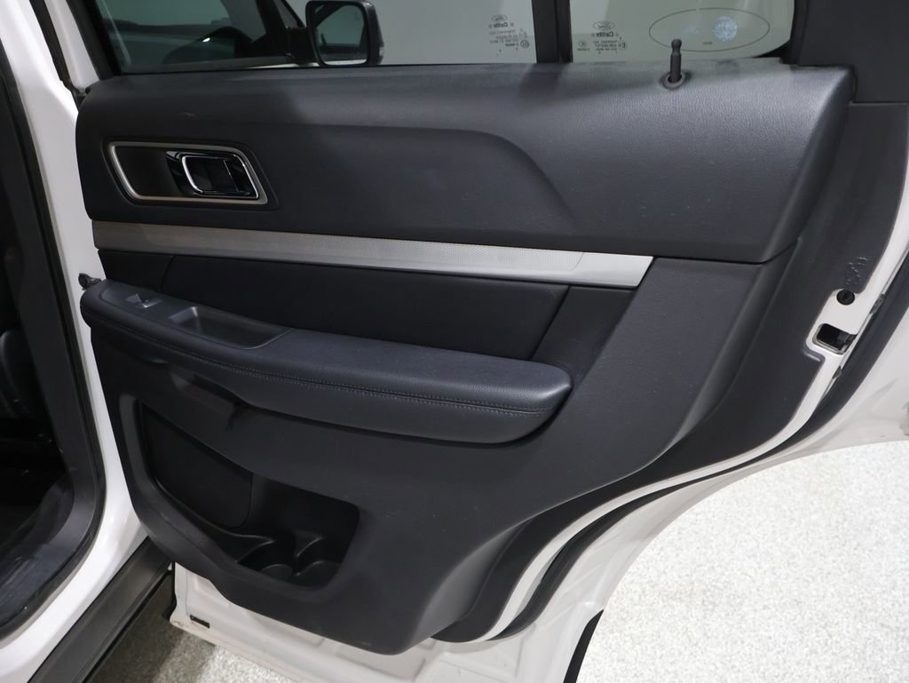 Used 2017 Ford Explorer XLT w/ Equipment Group 202A image 26