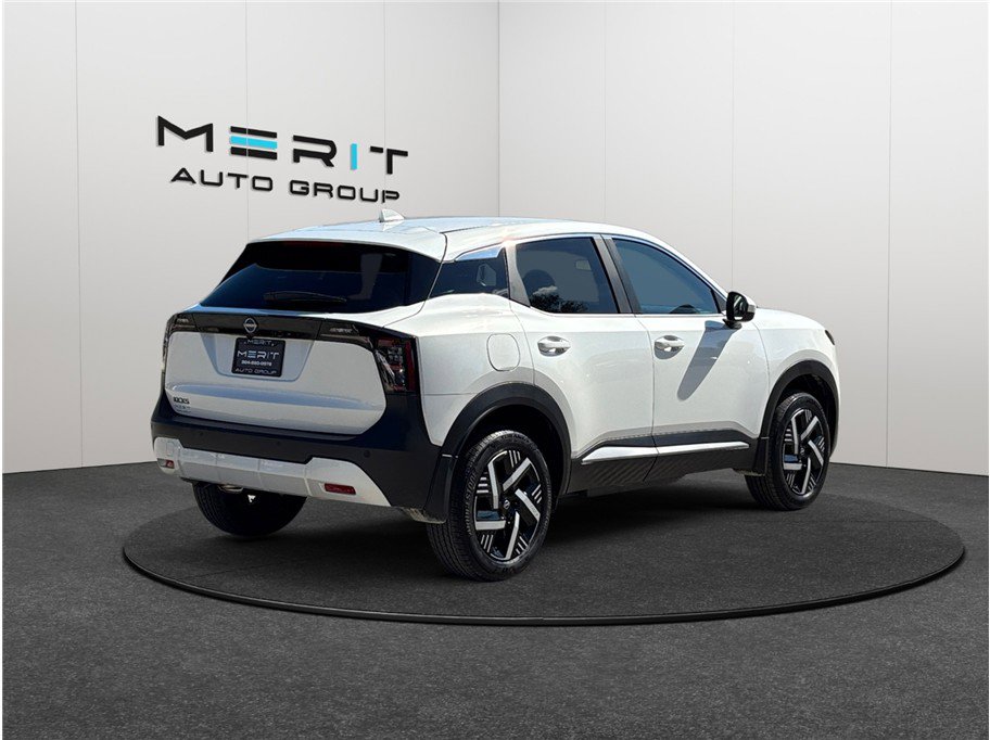 Used 2025 Nissan Kicks SV image 9