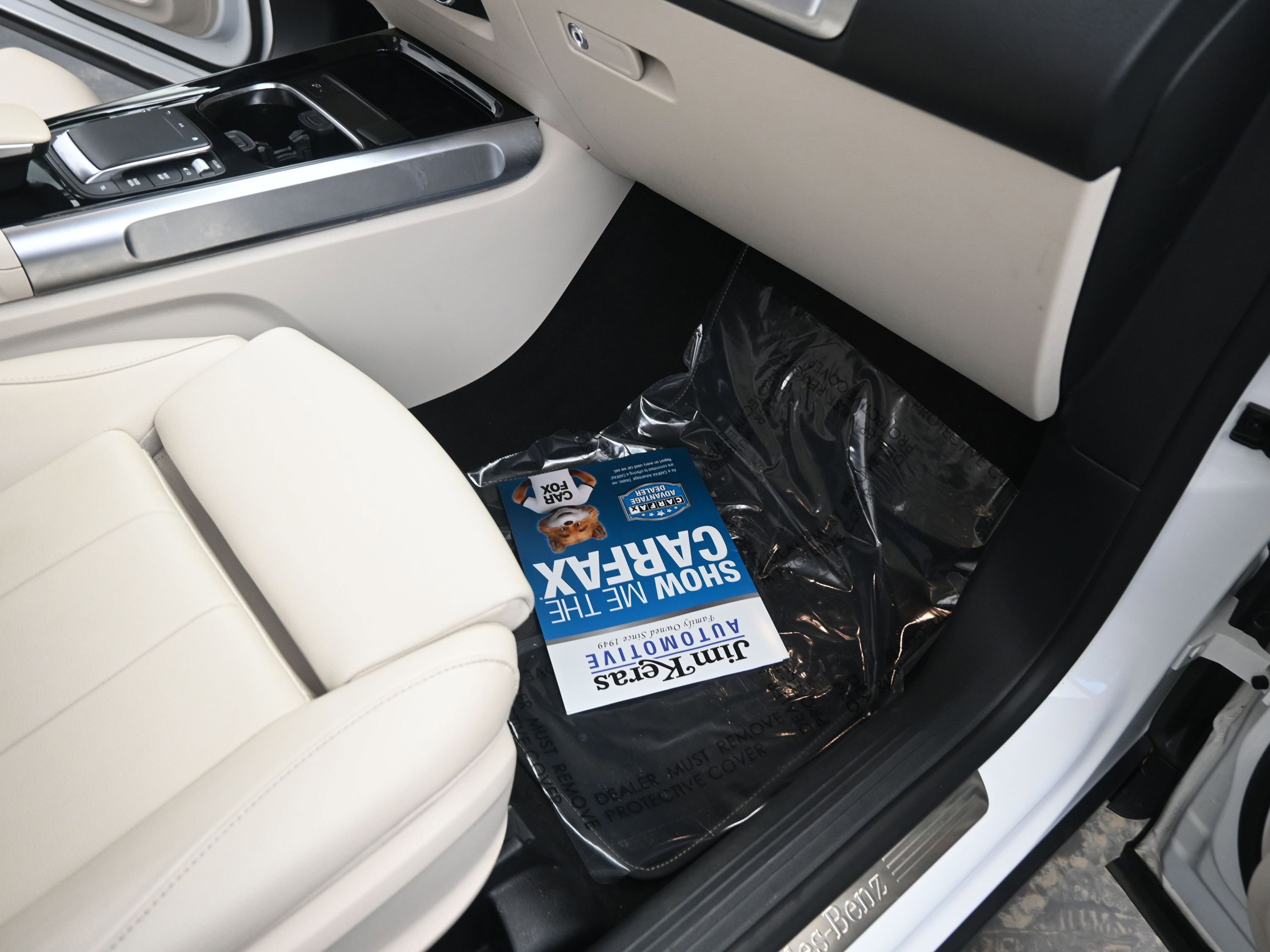 Used 2023 Mercedes-Benz GLB 250 4MATIC w/ Premium Package image 21