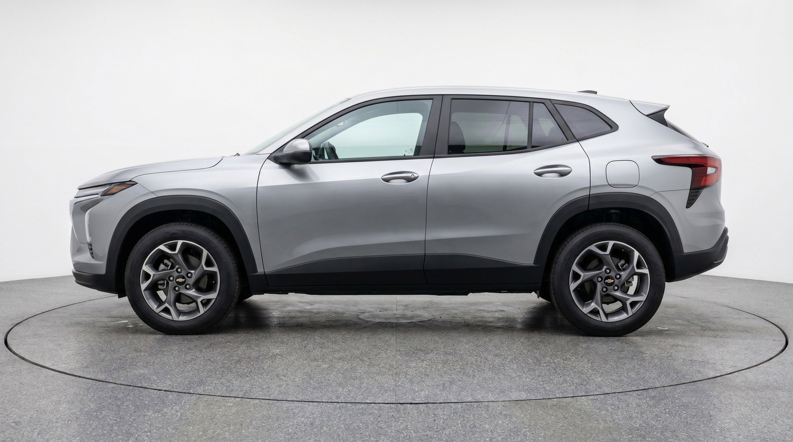 Used 2025 Chevrolet Trax LT FWD image 5