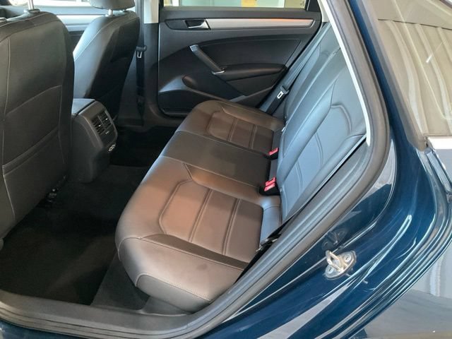 Used 2022 Volkswagen Passat 2.0T SE FWD image 18