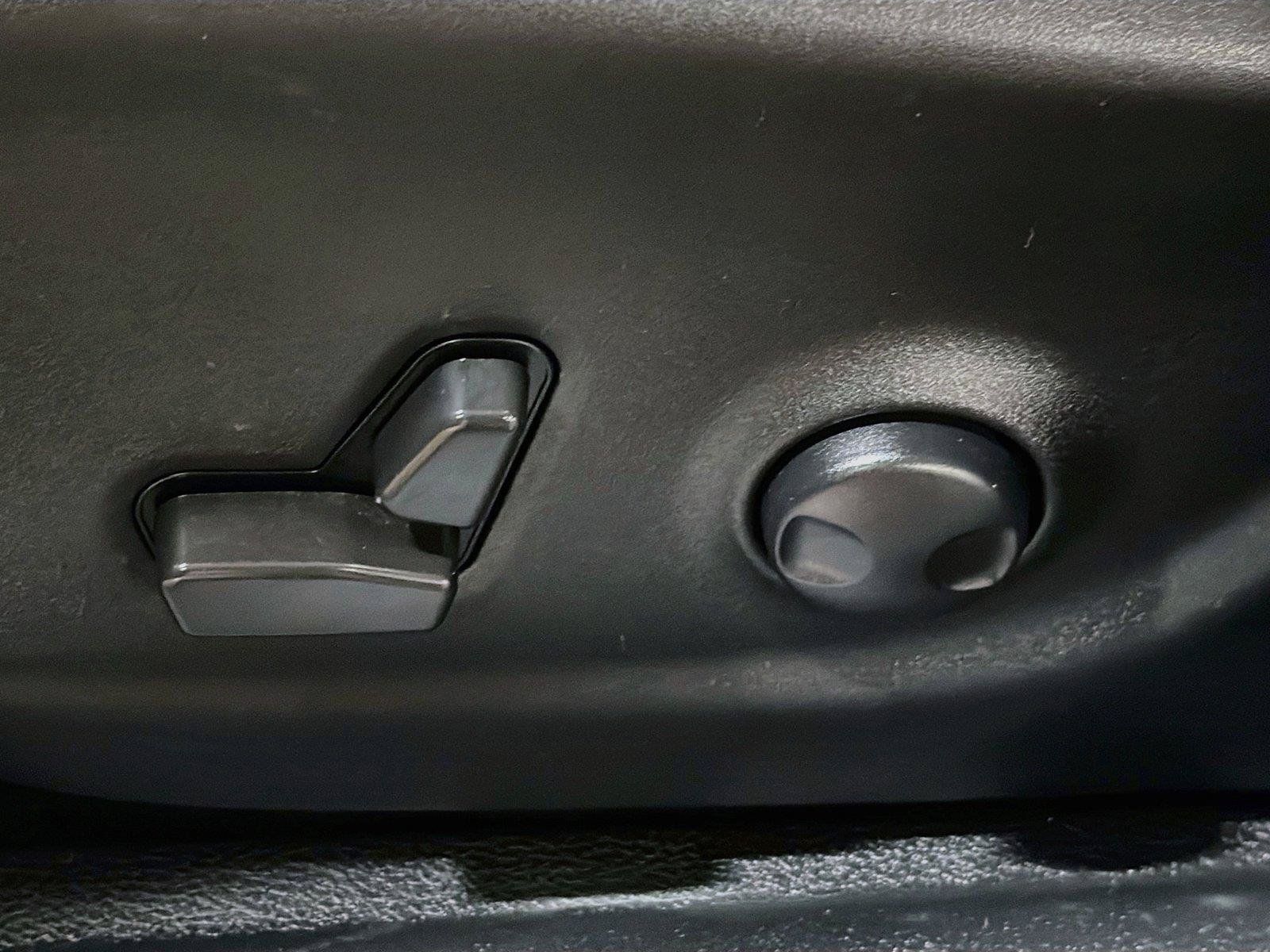 Used 2022 Jeep Cherokee Trailhawk AWD/4WD image 19