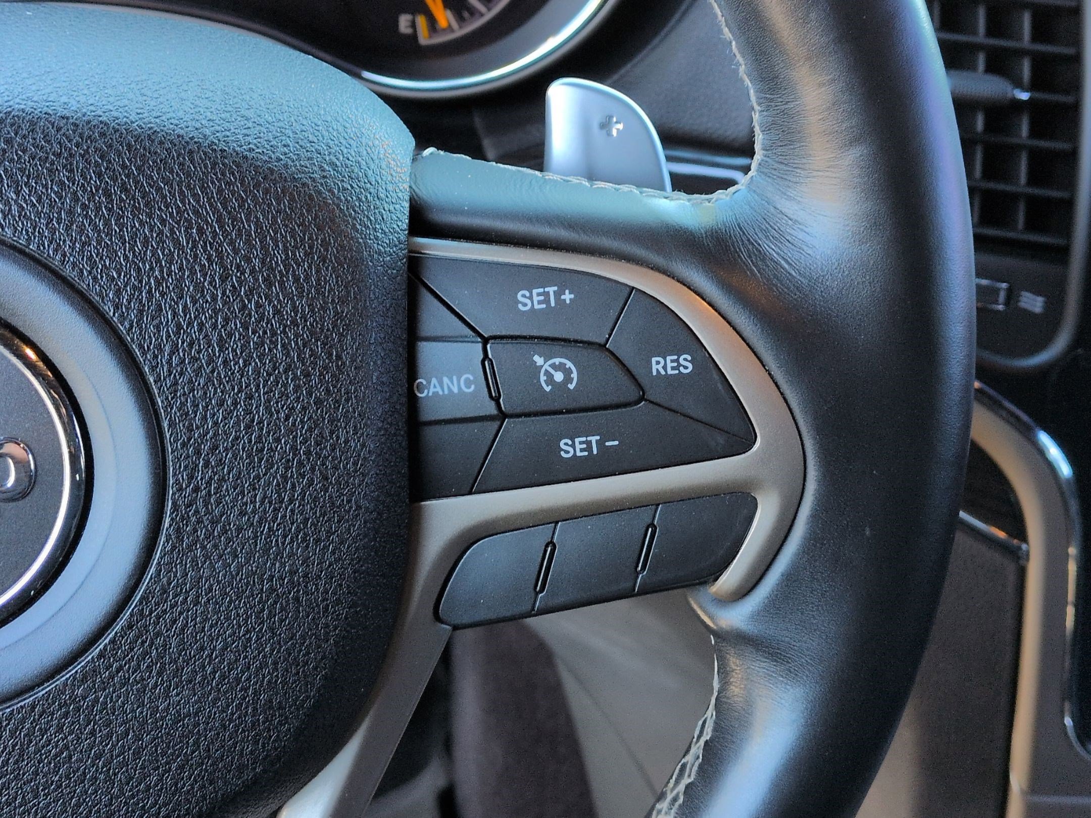 Used 2015 Jeep Grand Cherokee Overland image 20