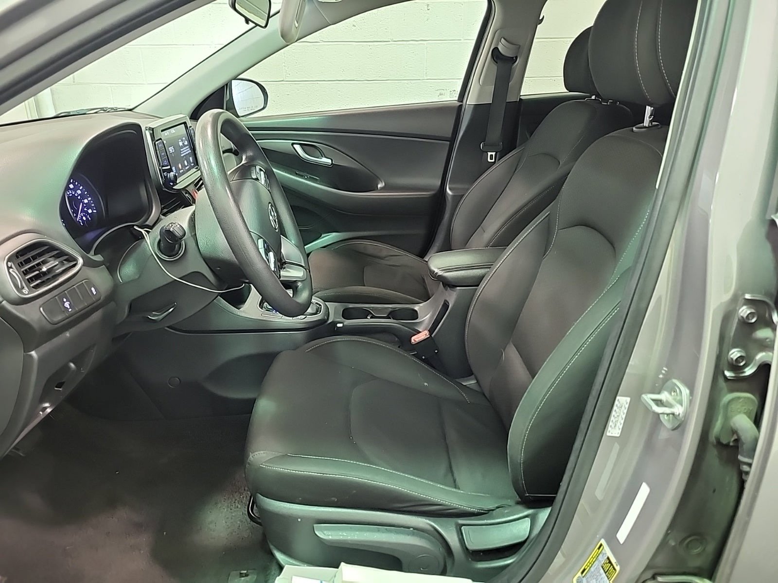 Used 2020 Hyundai Elantra GT image 6