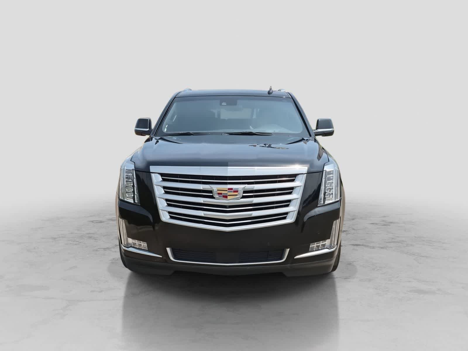 Used 2018 Cadillac Escalade Platinum AWD/4WD image 3