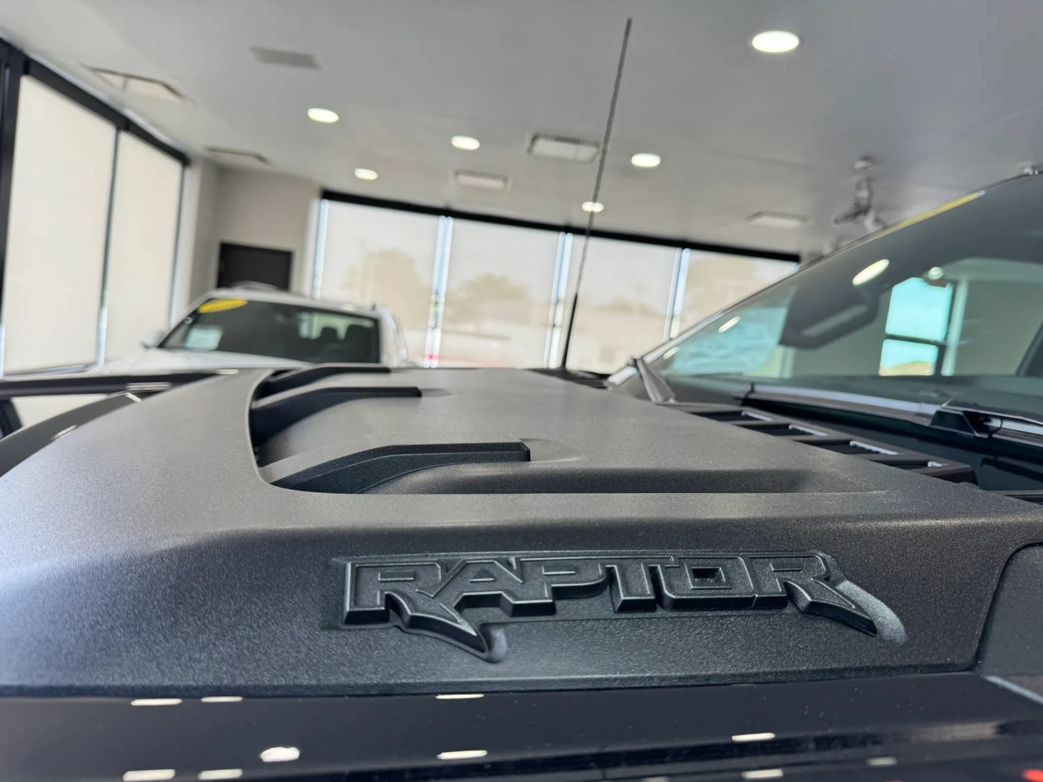 Used 2025 Ford F150 Raptor AWD/4WD image 76