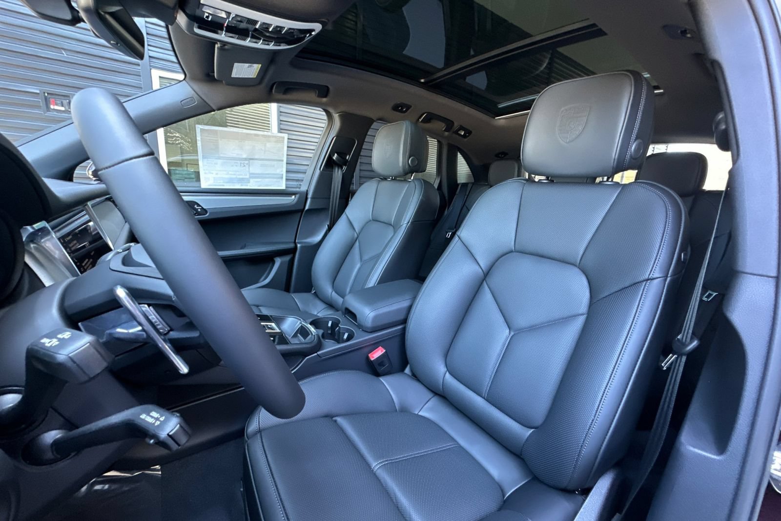 New 2026 Porsche Macan AWD/4WD image 5