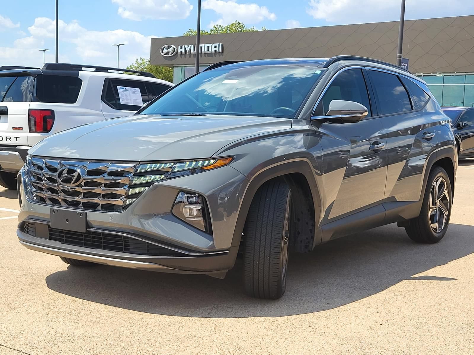 Certified 2024 Hyundai Tucson Limited FWD image 2