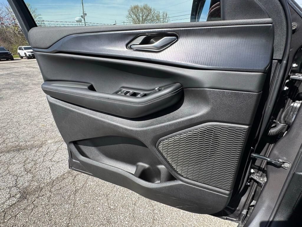 New 2025 Jeep Grand Cherokee Altitude AWD/4WD image 26
