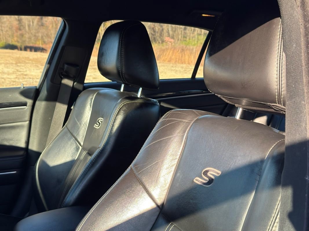 Used 2019 Chrysler 300 S image 13