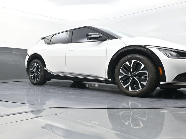 Used 2023 Kia EV6 Wind w/ Wind Technology Package AWD/4WD image 20