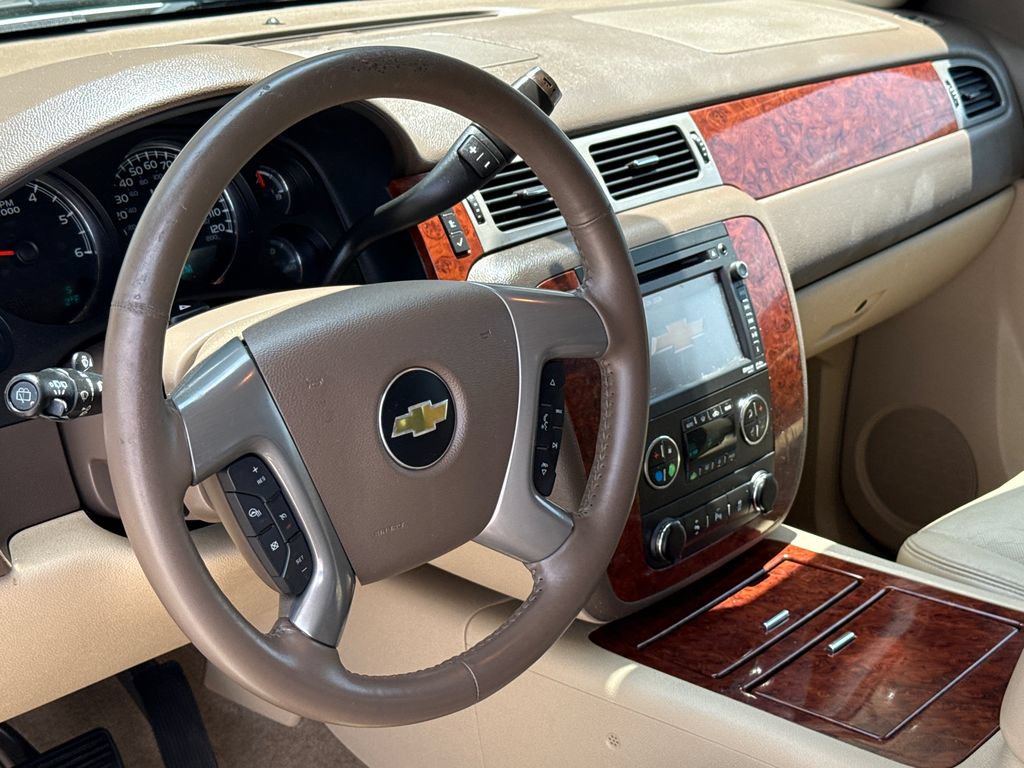 Used 2013 Chevrolet Suburban LTZ RWD image 21