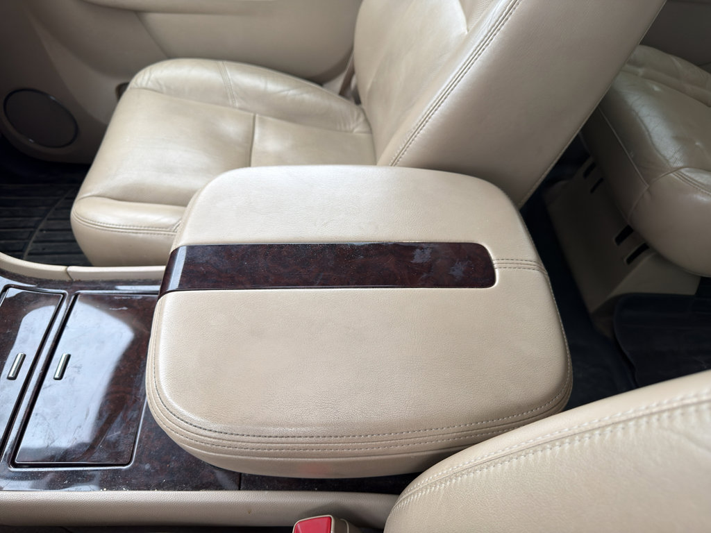 Used 2011 Cadillac Escalade ESV Premium AWD/4WD image 26