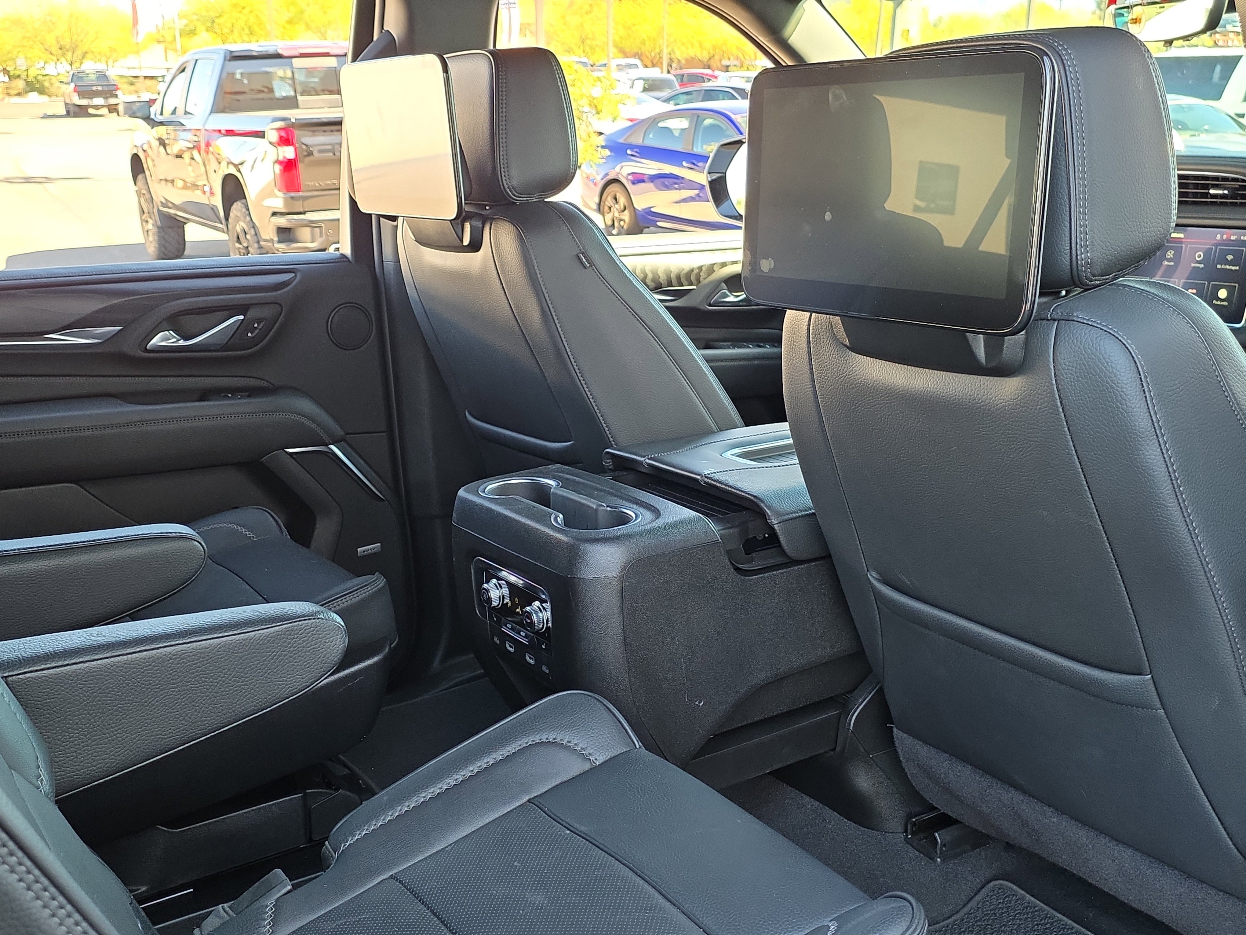 Used 2024 GMC Yukon XL Denali w/ Advanced Technology Package image 30