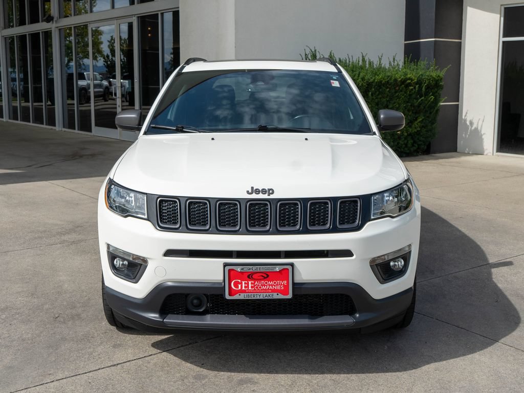 Used 2021 Jeep Compass Latitude w/ Sun and Sound Group AWD/4WD image 2