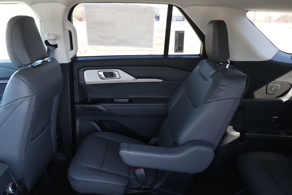 New 2026 Ford Explorer Active w/ Active Comfort Package image 15