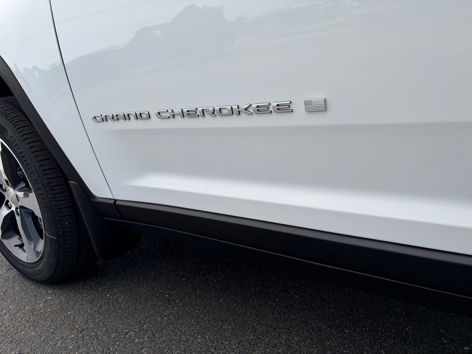 New 2026 Jeep Grand Cherokee Limited w/ Trailer Tow Package AWD/4WD image 10