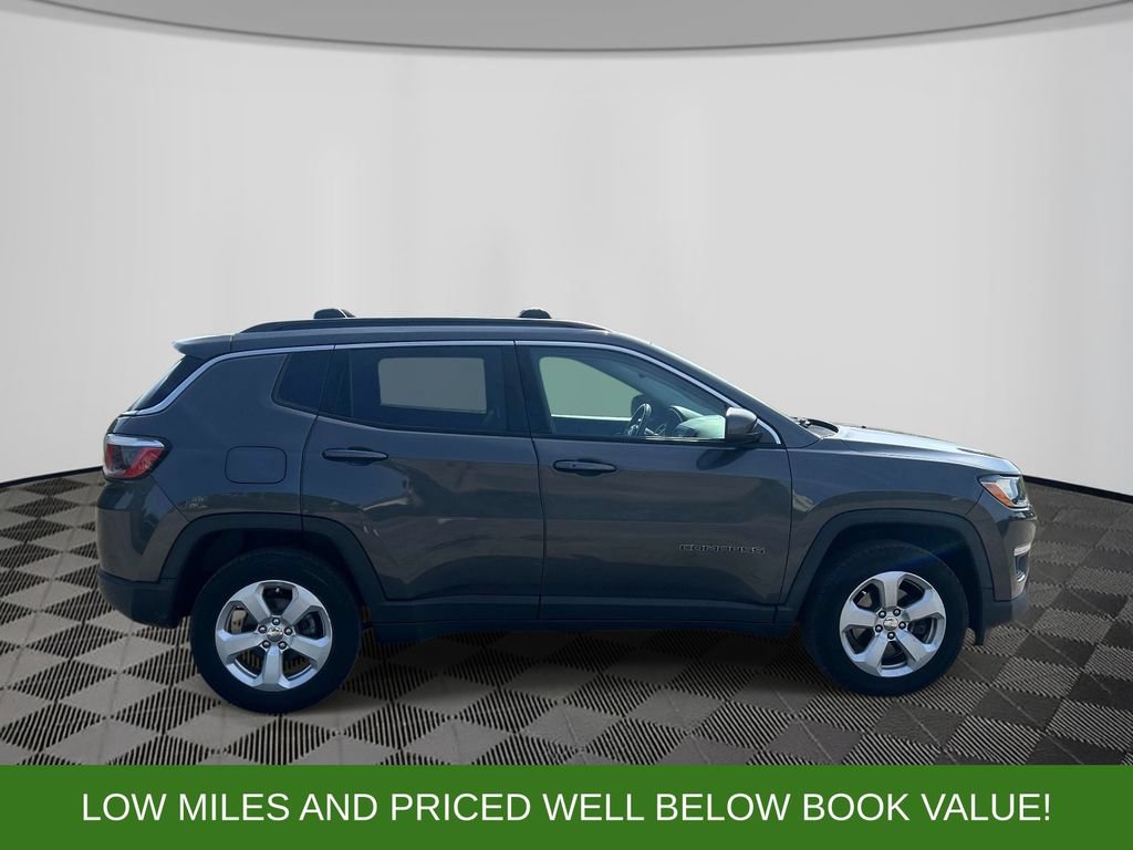 Used 2018 Jeep Compass Latitude w/ Cold Weather Group AWD/4WD image 6