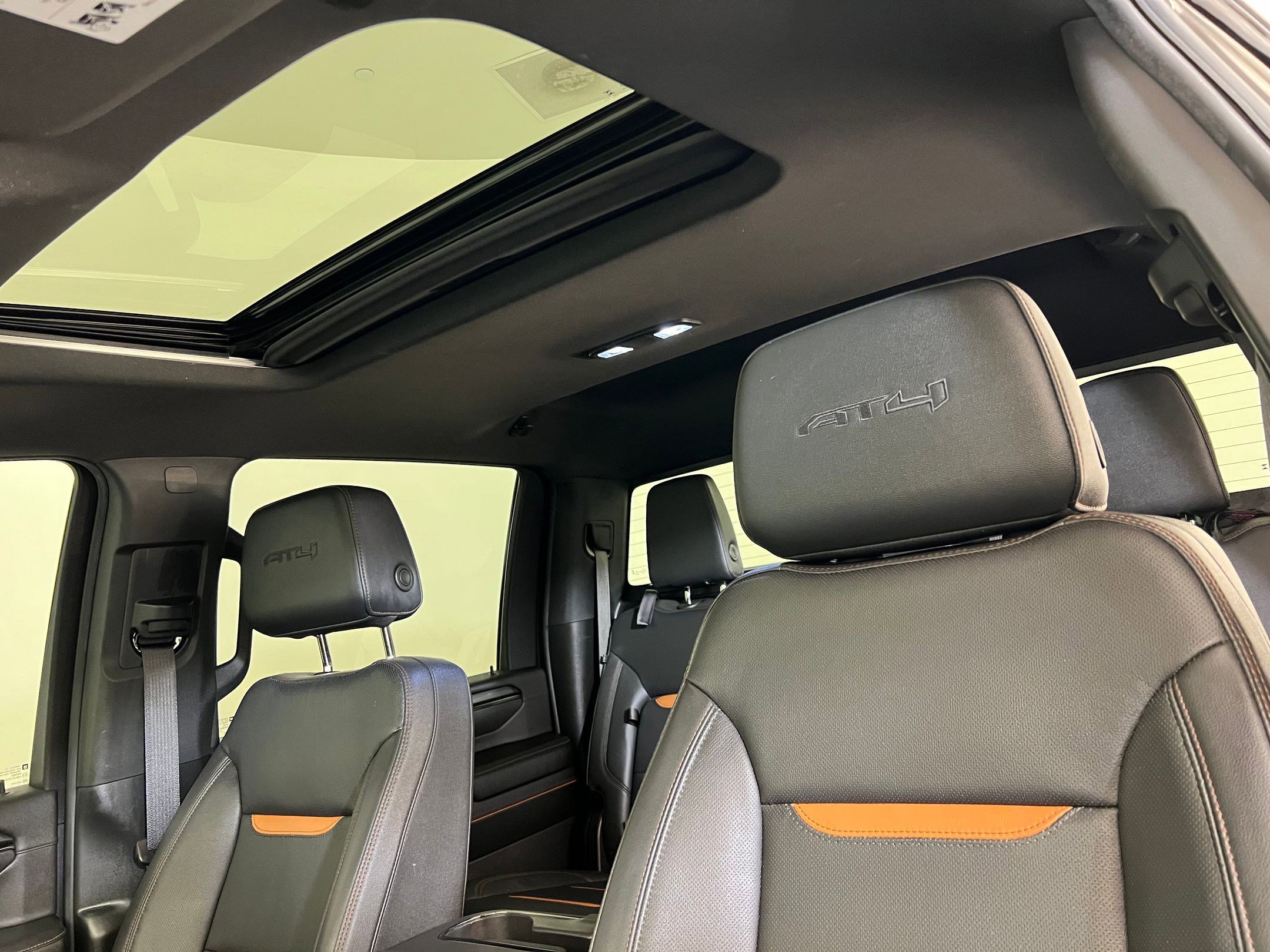 Used 2025 GMC Sierra 2500 AT4 w/ AT4 Premium Plus Package image 15