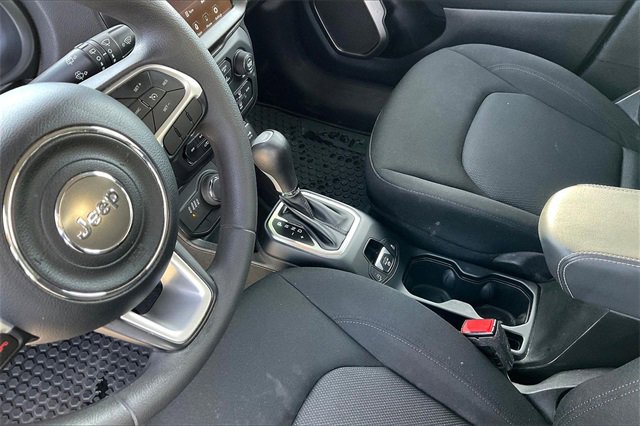 Used 2023 Jeep Renegade Latitude image 14