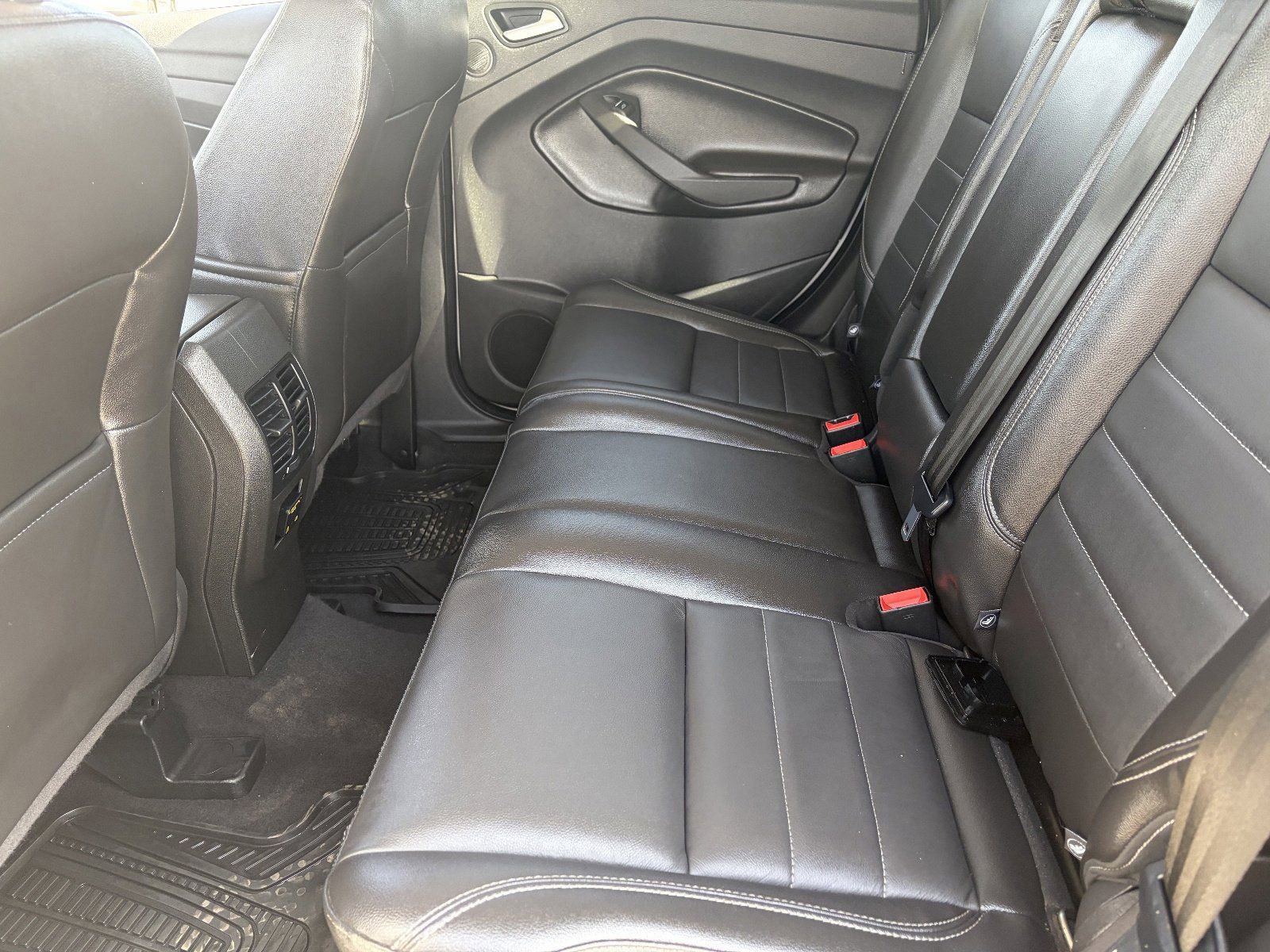 Used 2015 Ford Escape SE w/ Equipment Group 201A AWD/4WD image 18