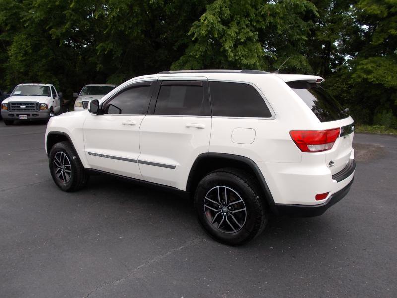 Used 2012 Jeep Grand Cherokee Laredo w/ Laredo E Group image 7