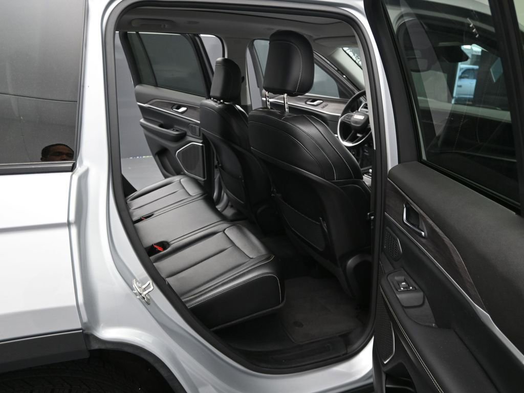 Used 2024 Jeep Grand Cherokee Limited 4xe AWD/4WD image 13