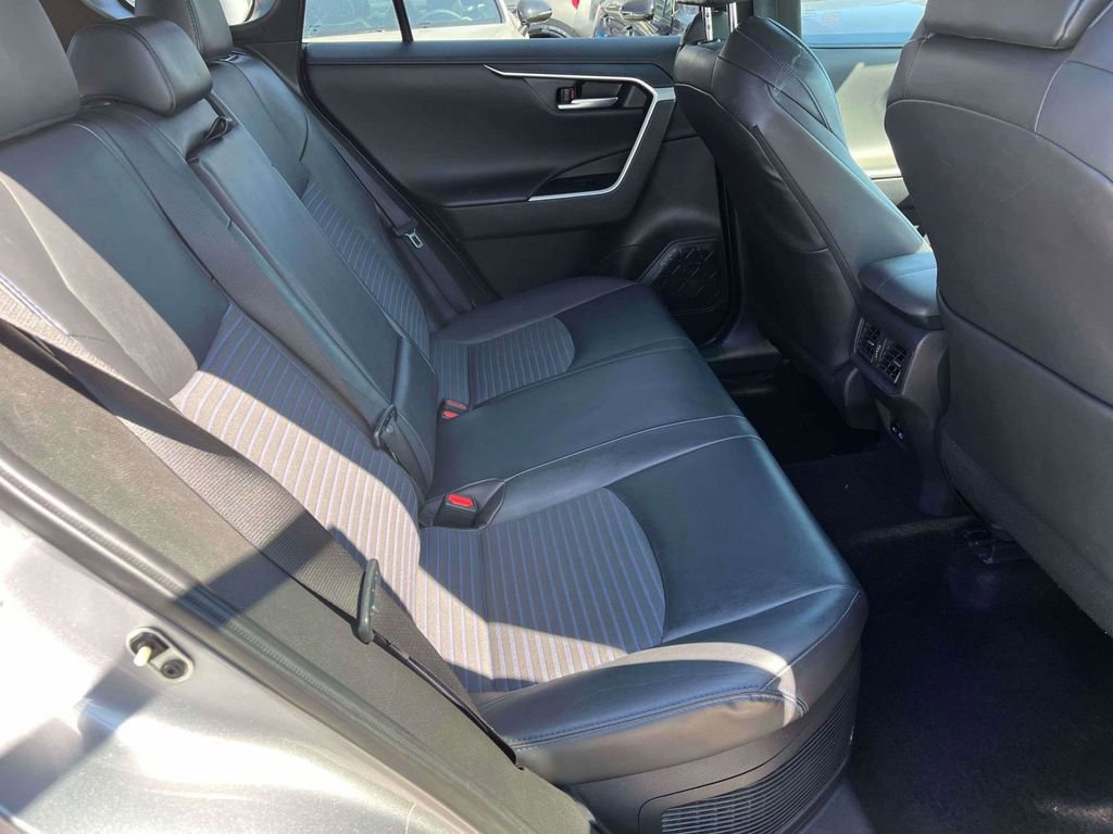 Used 2022 Toyota RAV4 XSE w/ XSE Grade Weather Package AWD/4WD image 9