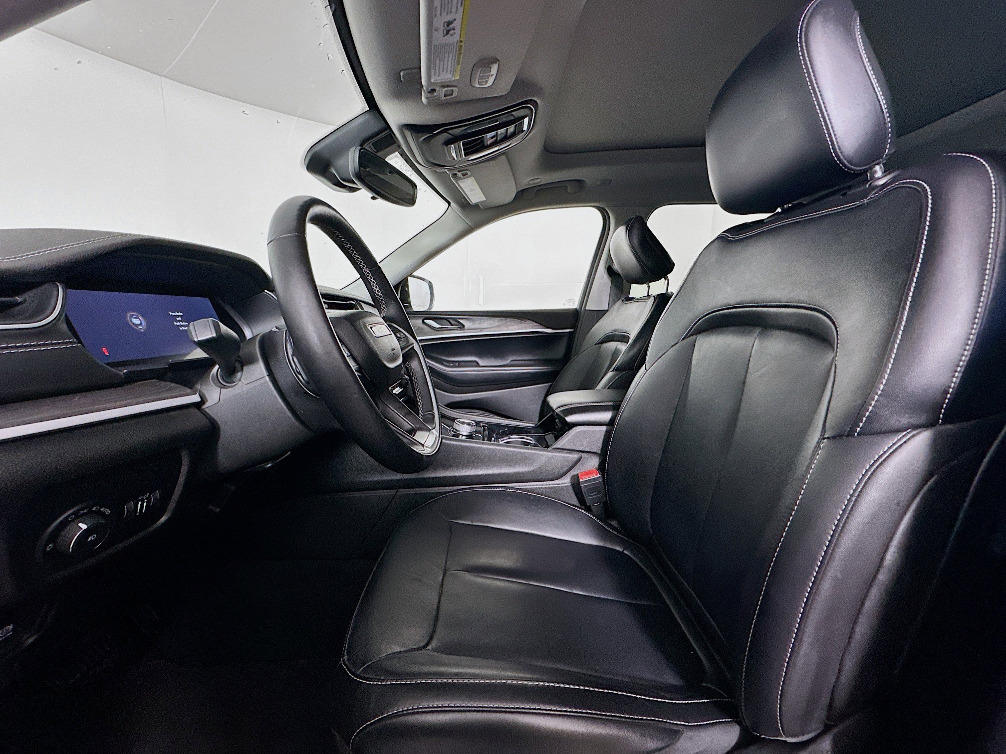 Used 2022 Jeep Grand Cherokee L Limited image 13