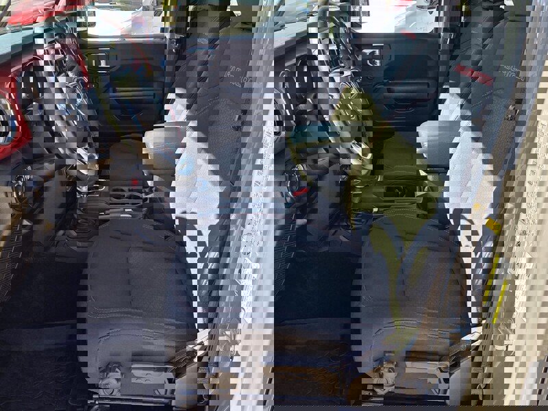 Used 2018 Jeep Wrangler Unlimited Rubicon w/ Cold Weather Group image 9