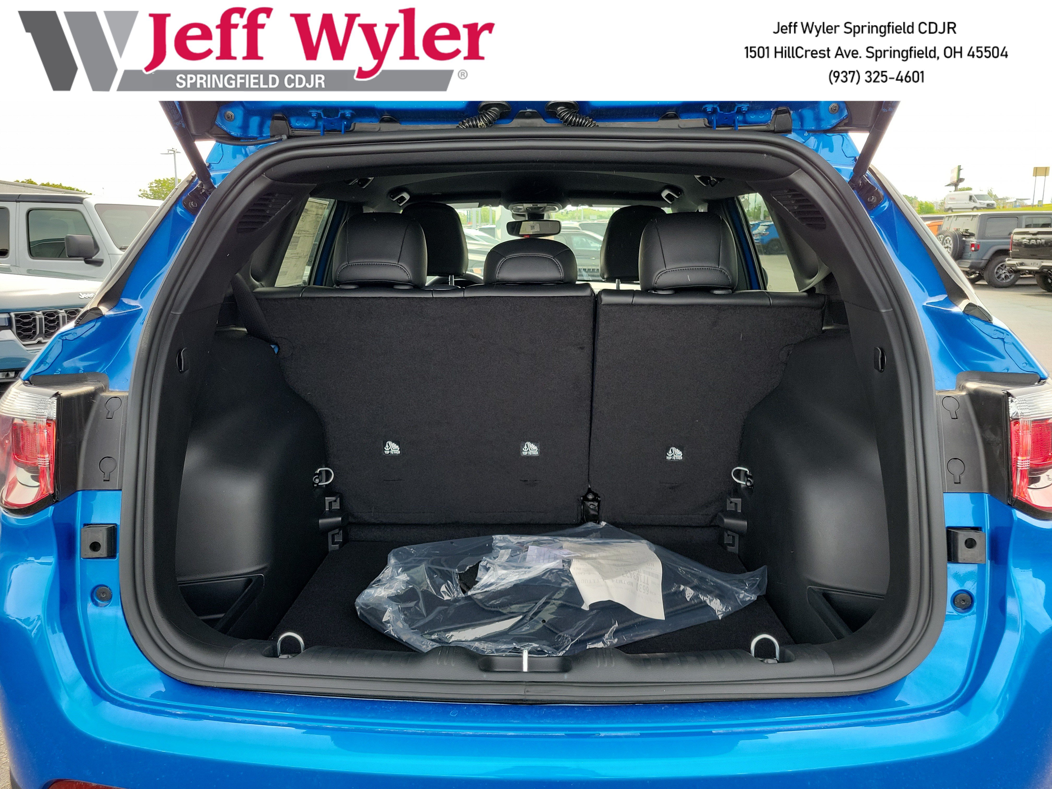 New 2026 Jeep Compass Latitude AWD/4WD image 5