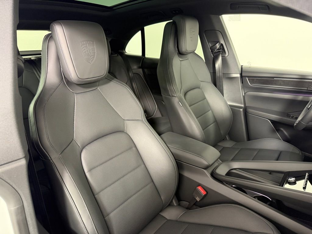 New 2026 Porsche Macan GTS Electric image 16