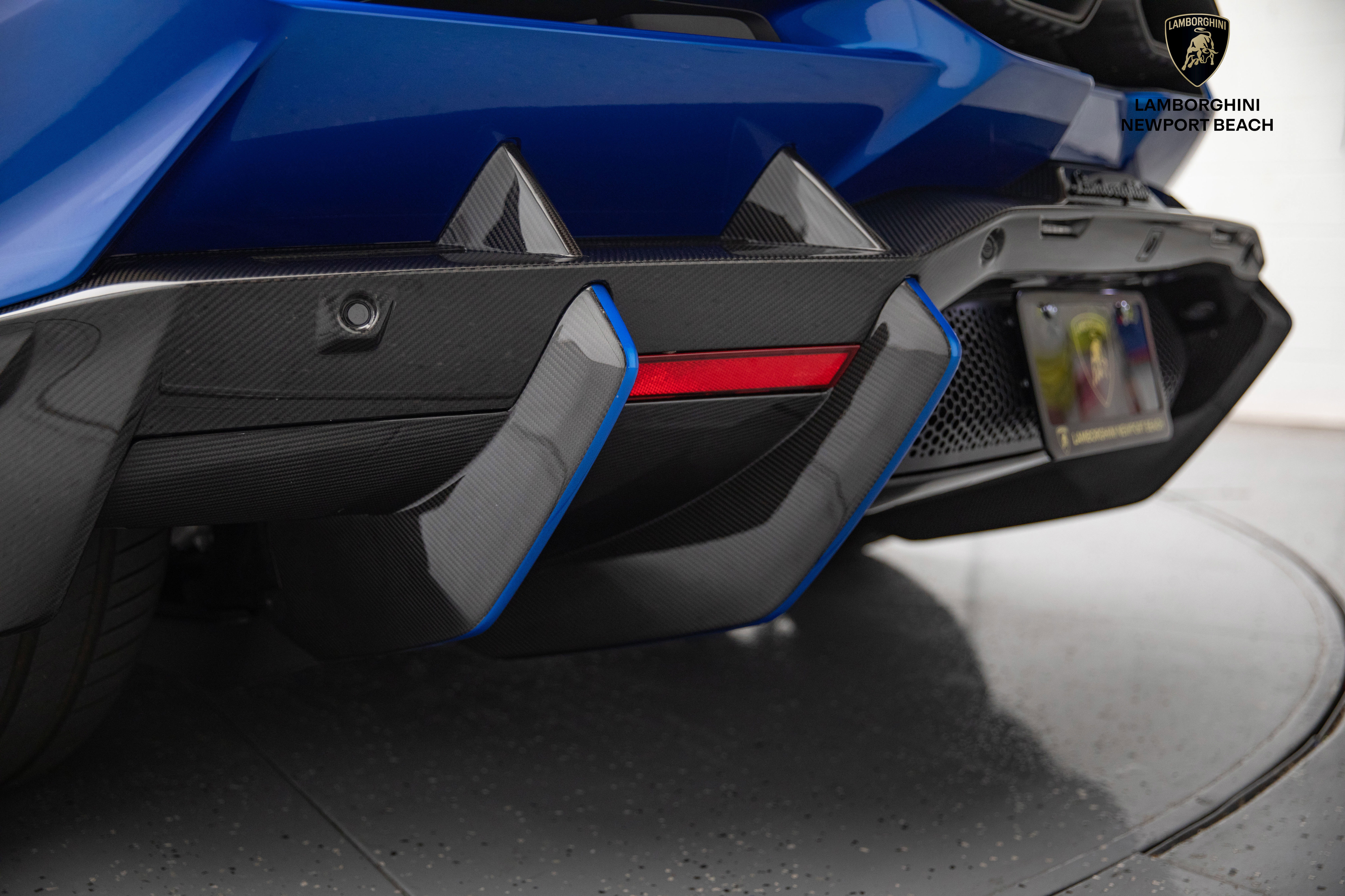 Used 2024 Lamborghini Revuelto image 23