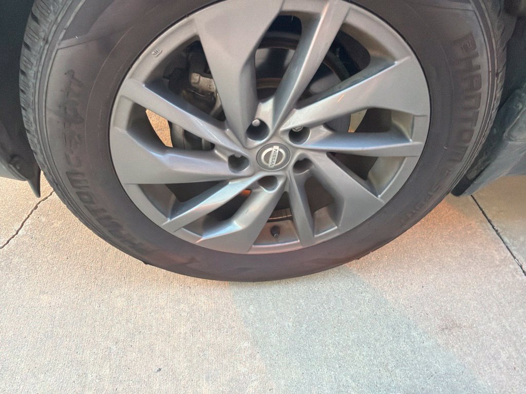 Used 2016 Nissan Rogue SL w/ SL Premium Package FWD image 3