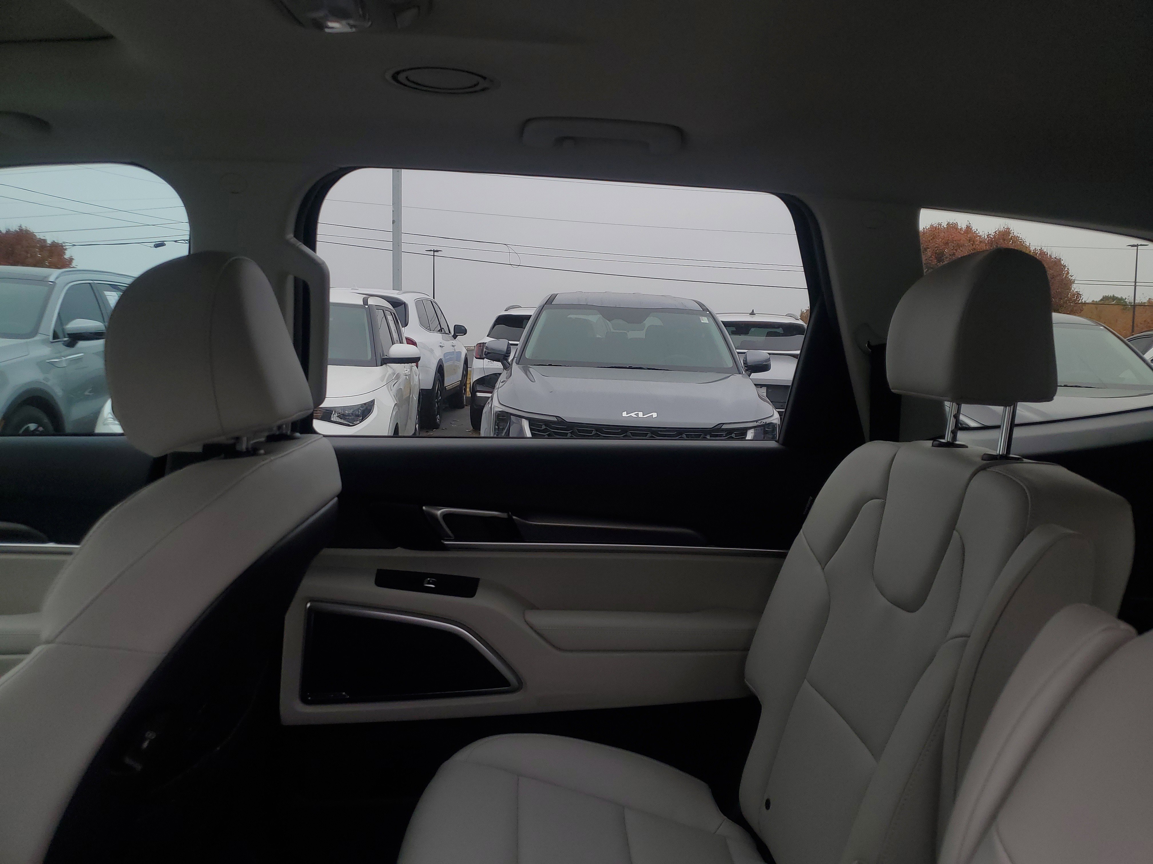 New 2025 Kia Telluride S image 10