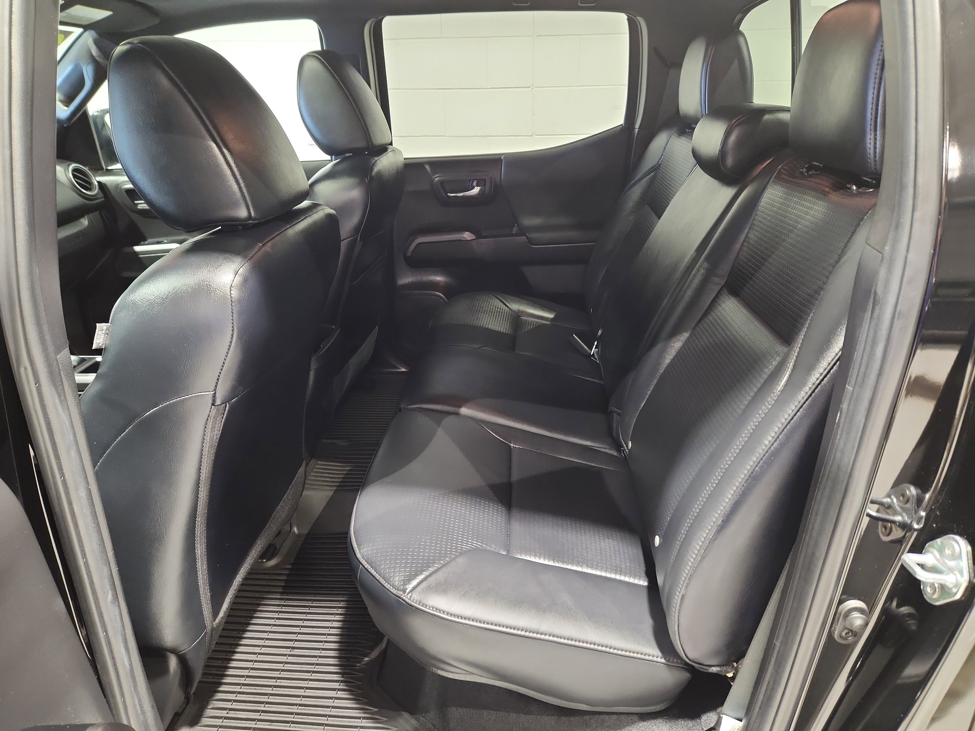 Used 2023 Toyota Tacoma TRD Off-Road image 18