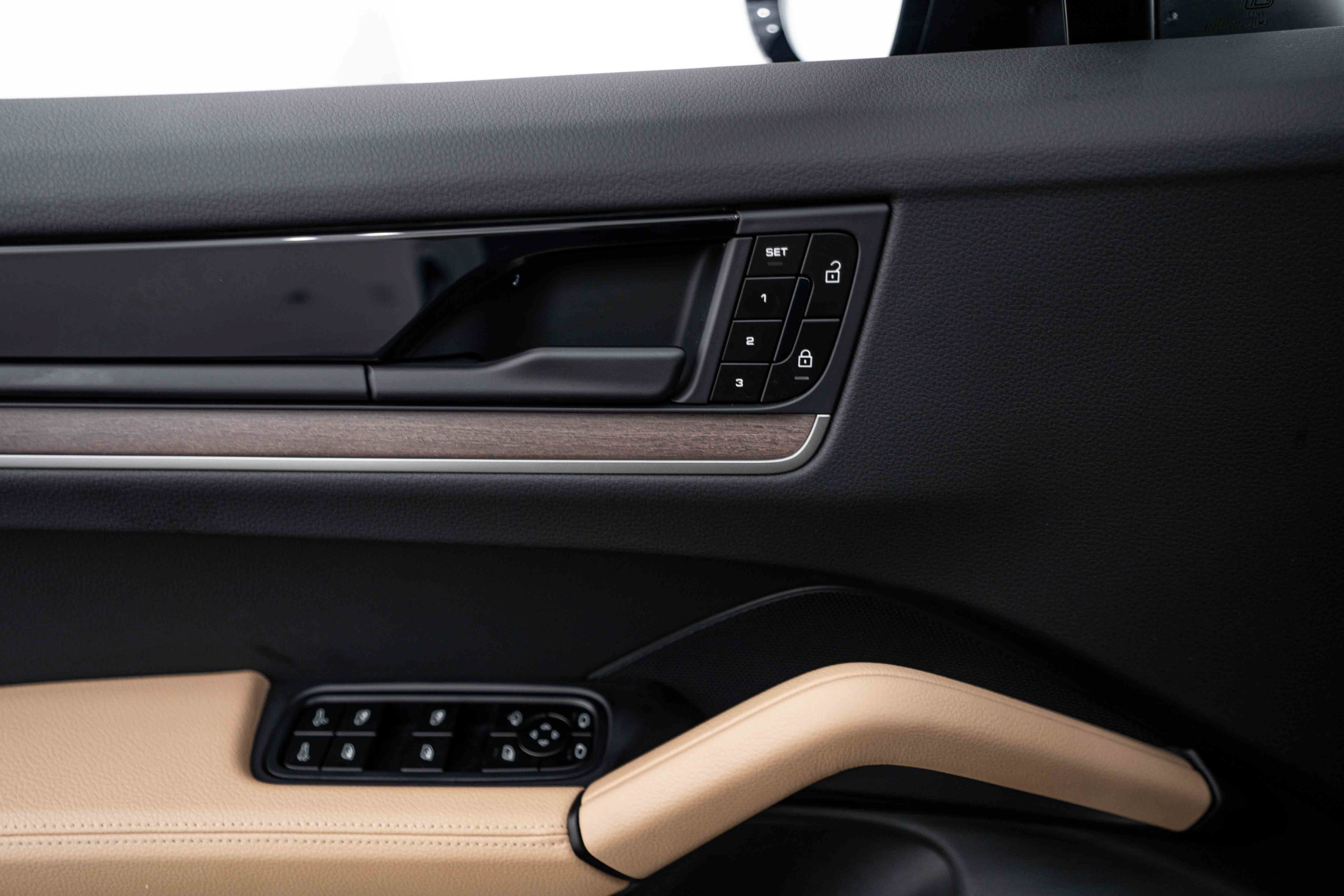 Certified 2026 Porsche Cayenne AWD/4WD image 17
